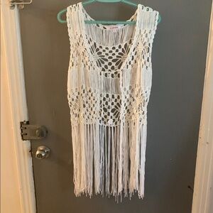 White Crochet Fringe Vest vintage le Grenier